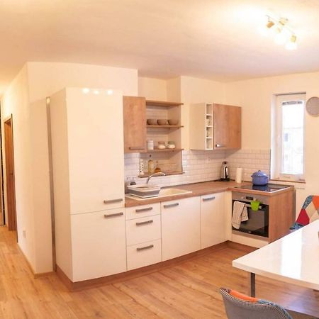 2 Bedroom Flat In The Heart Of Liptovský Mikuláš Extérieur photo