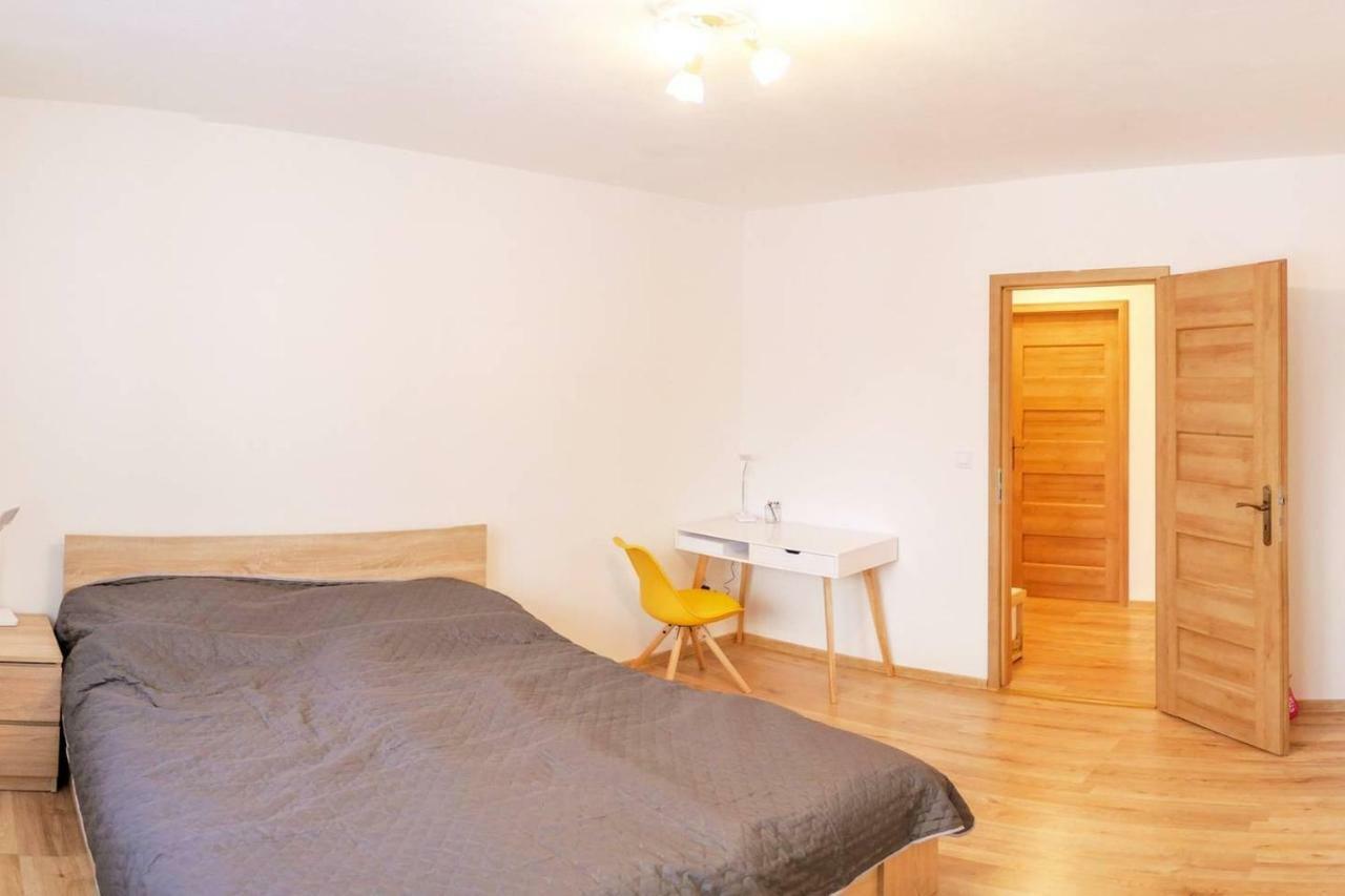 2 Bedroom Flat In The Heart Of Liptovský Mikuláš Extérieur photo